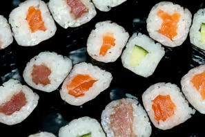 sushi-roll-3-dOqbvpQ9VpT3QZNp